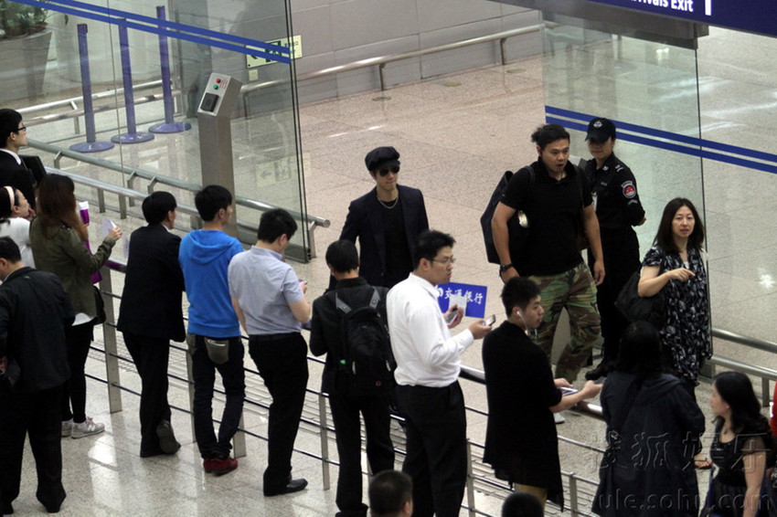 李靓蕾父亲,李靓蕾前男友是谁,李靓蕾父亲是谁